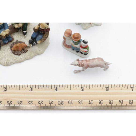 Christmas Village Figurines Vintage Figurine Collection Holiday Winter Scene - Picture 10 of 10